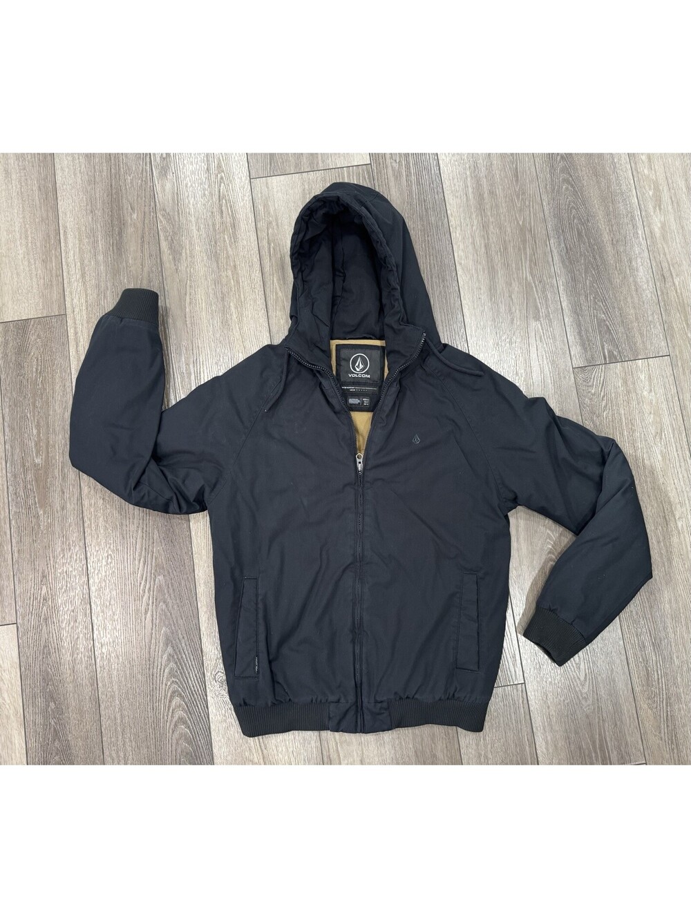 VOLCOM BLACK W/GOLD LINING US SIZE Small WATER WIND RESISTANT